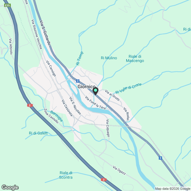 Casa a schiera moderna con giardino a Giornico - Karte