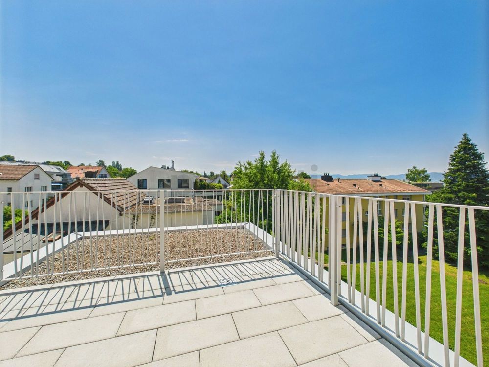 Erstbezug in Attika-Duplexwohnung mit Dachterasse mitten in Zürich-Witikon - Image 9