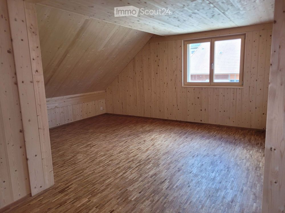 Sehr schöne 3.5-Zimmer Dachwohnung (2.5 + grosse Galerie) in Massivholzbauweise - Bild 10