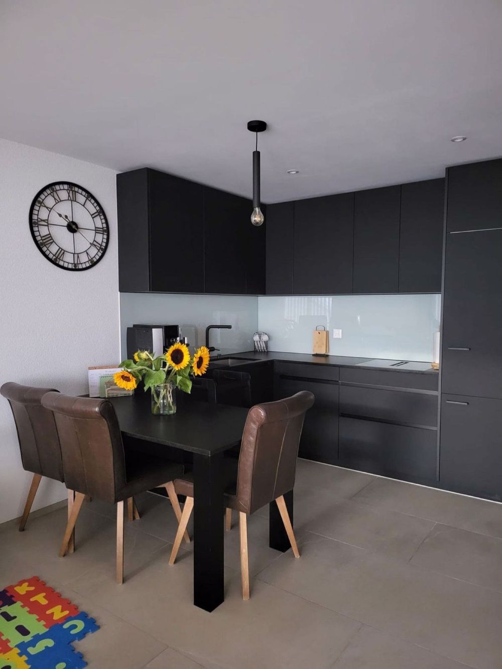 MENZIKEN / 40qm Balkon / 120qm Wohnung !! - Bild 2
