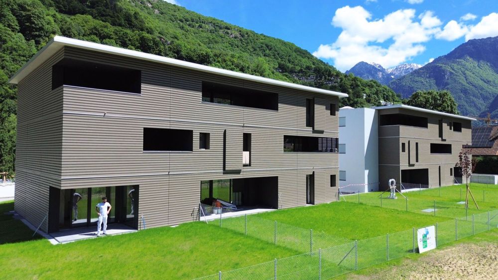 Moderno appartamento all'ultimo piano con bella terrazza - Bild 1