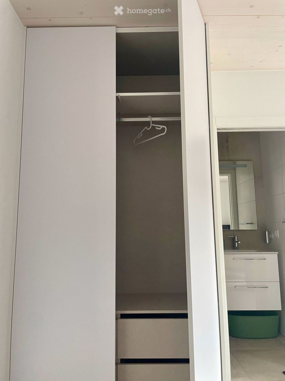 Moderne, vollständig möbliertes Studio direkt an der Station Neuchâtel mit Terrasse - Bild 8