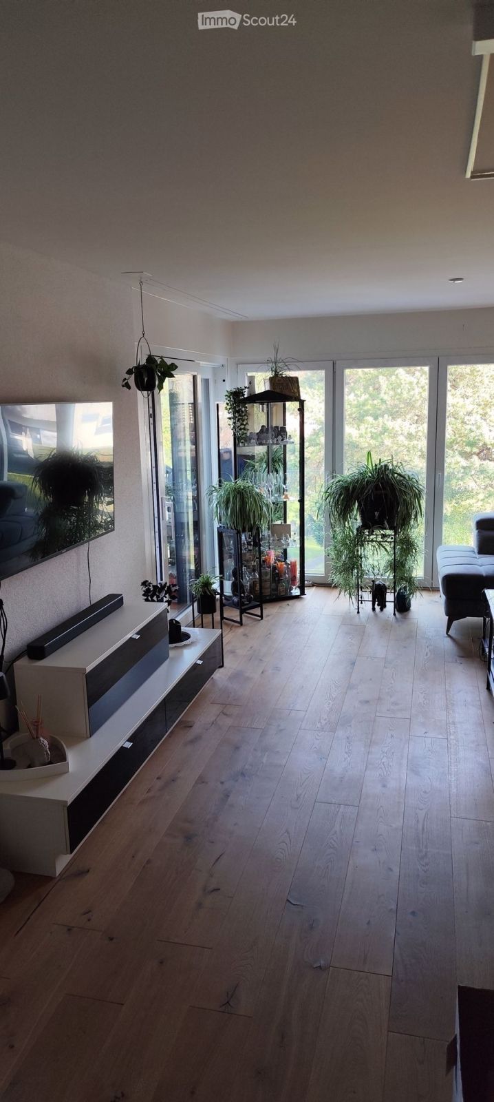 Moderne 3.5-Zimmer-Wohnung mit Balkon und schoener Aussicht in Bauma - Bild 2