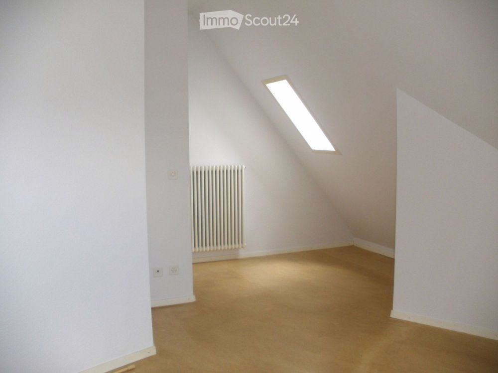 Charmante 2.5-Zimmer-Dachwohnung in ruhiger Lage von Bern - Bild 7