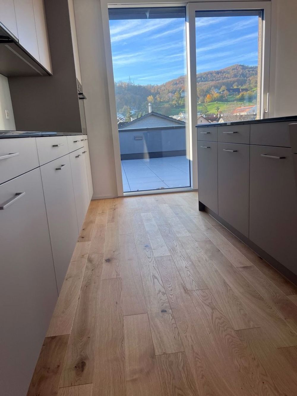 Exklusive Attika Wohnung mit Aussicht - Bild 6