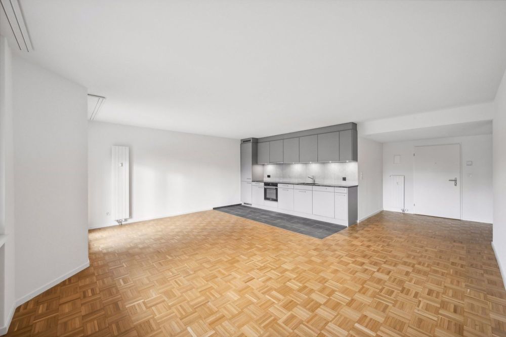 Kompakt, modern & mit grossem Aussenbereich Ihre sanierte 2.5-Zimmerwohnung im Erdgeschoss - Bild 3