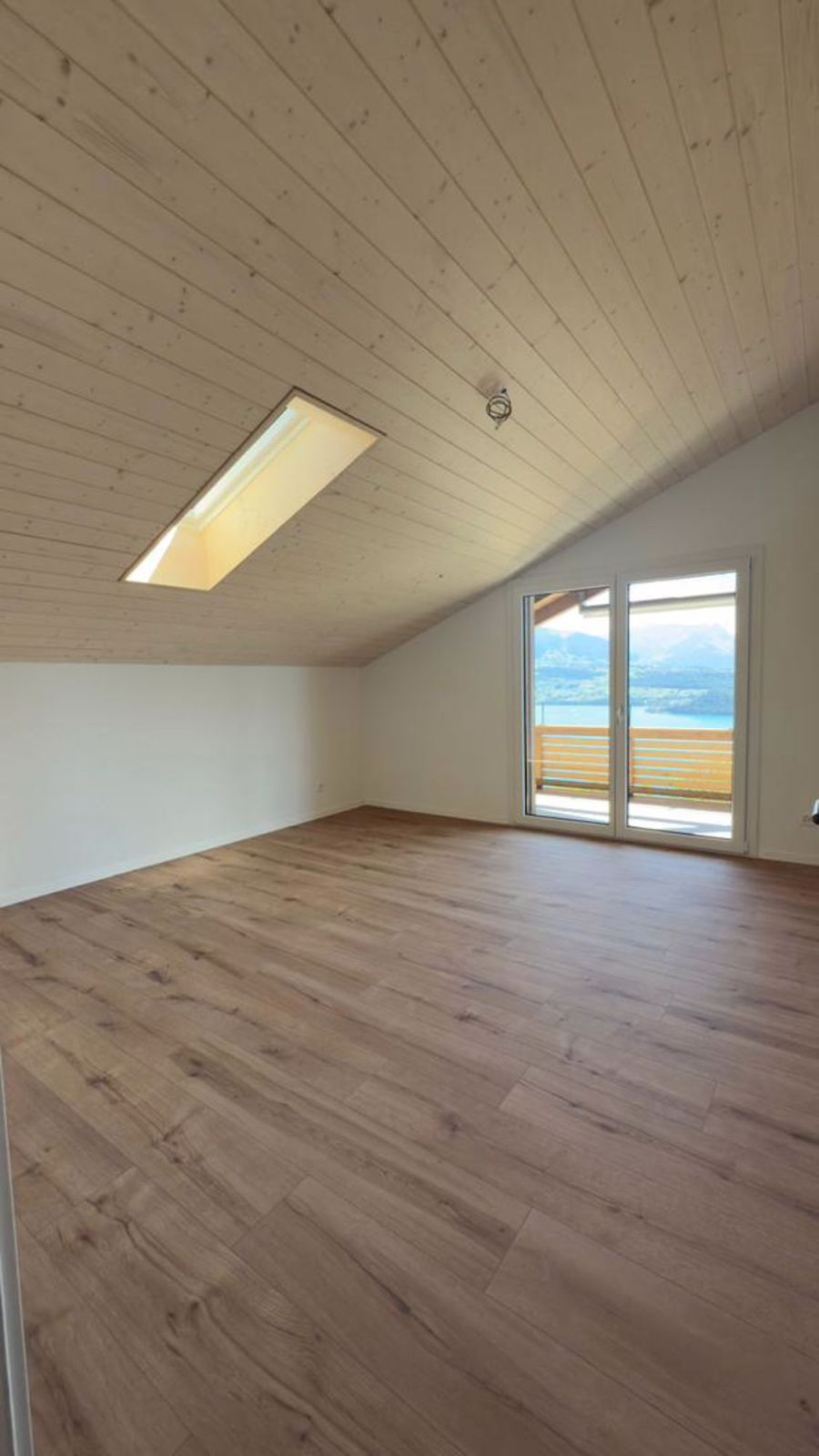 Exklusive 3½-Zimmerwohnung – Erstbezug, mit einzigartiger Berg- und Seesicht in Aeschlen ob Gunten - Bild 9