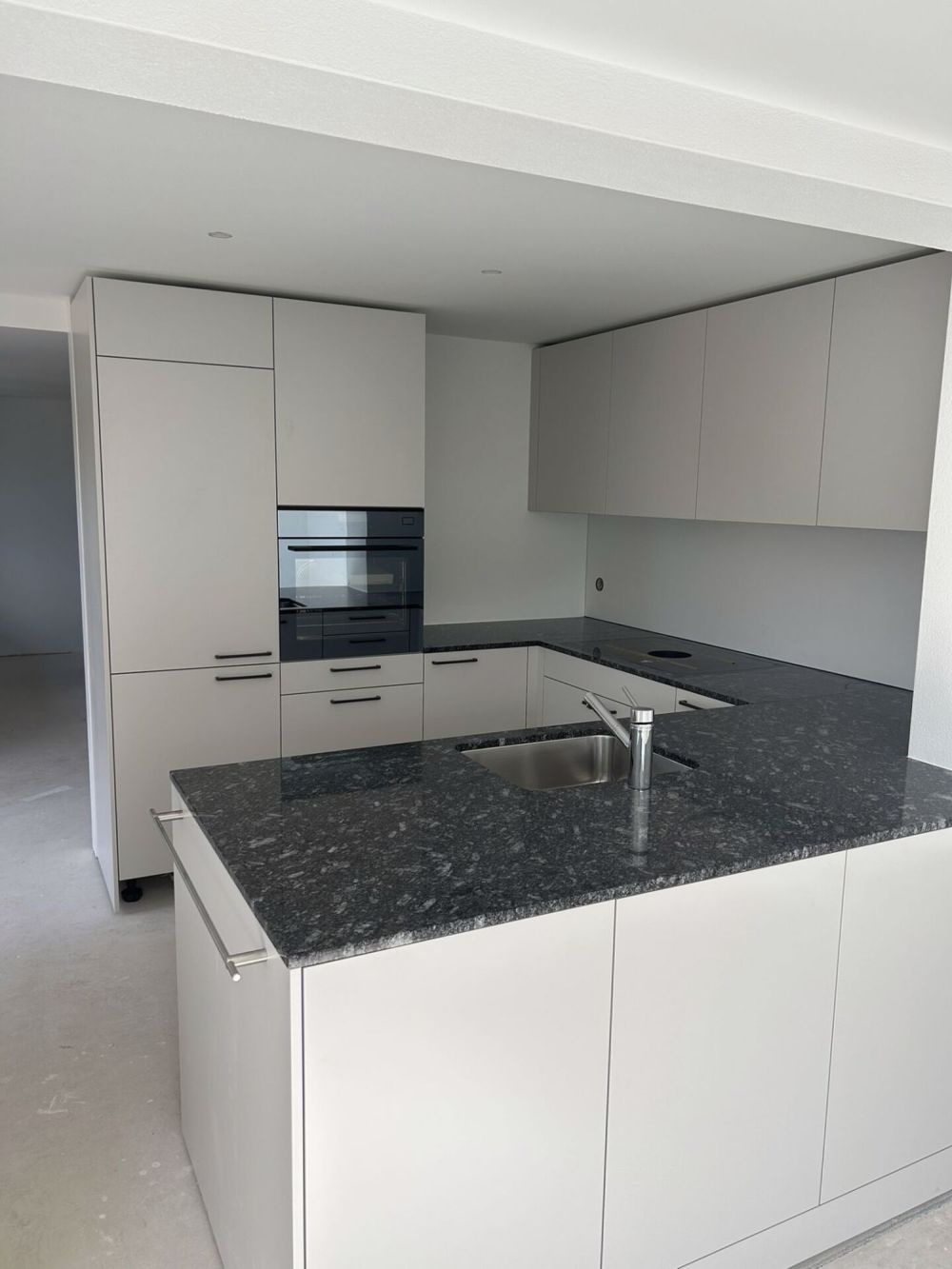 Erstbezug nach Renovation - 4.5-Zimmerwohnung im Soussol - Bild 2