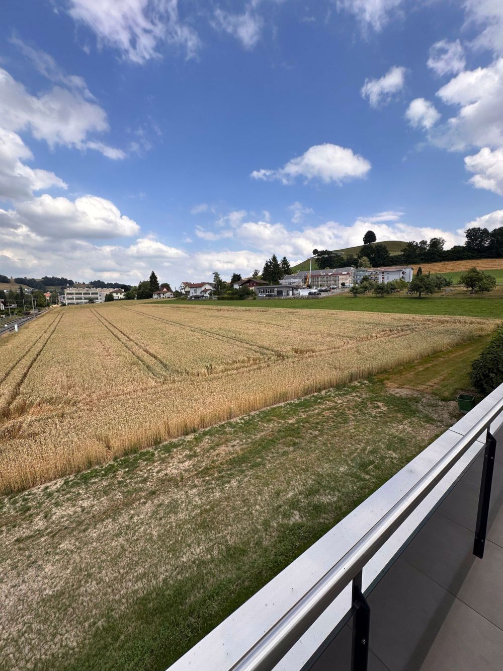 Moderne 4.5-Zimmer-Dachwohnung mit Panoramablick in Huttwil - Bild 8