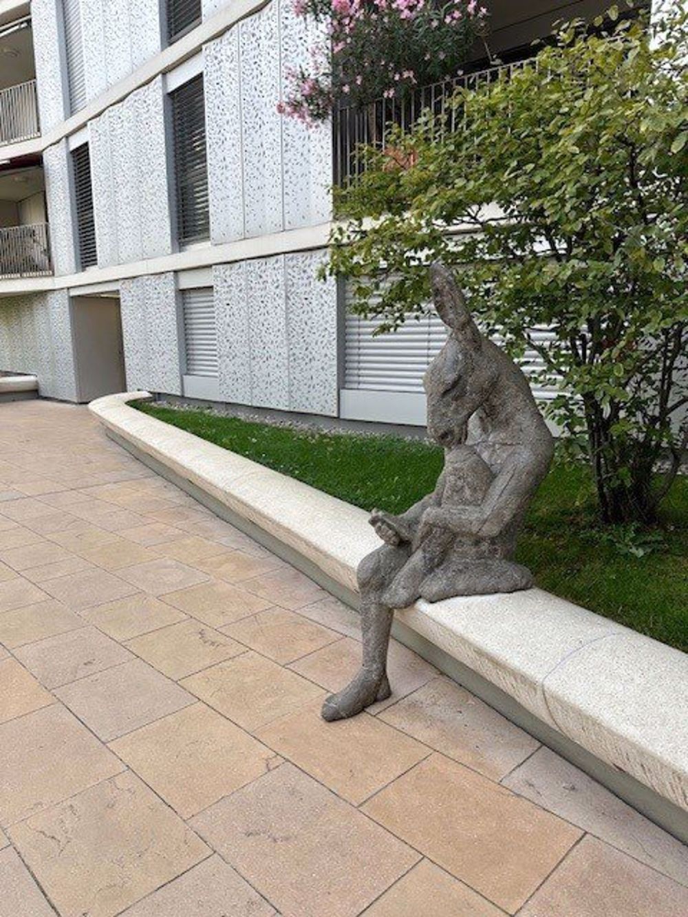 Habitat de 6.5 pièces au 2ème étage - Statue