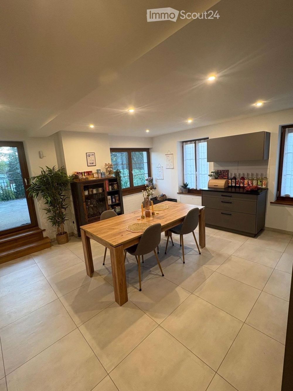 Prachtvolle 3.5-Zimmer-Neubauwohnung in Oppens mit Aussicht und Balkon - Bild 2