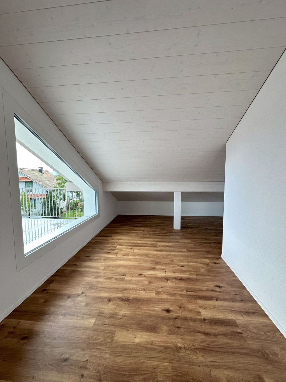 Schöne, grosse Dachwohnung mit Seesicht - Bild 13