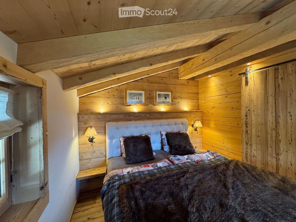 Alpine Moderne 2.5-Zimmer-Dachwohnung (Maissen Haus) in Flond. Erstvermietung mit exklusiven Möbeln - Bild 5
