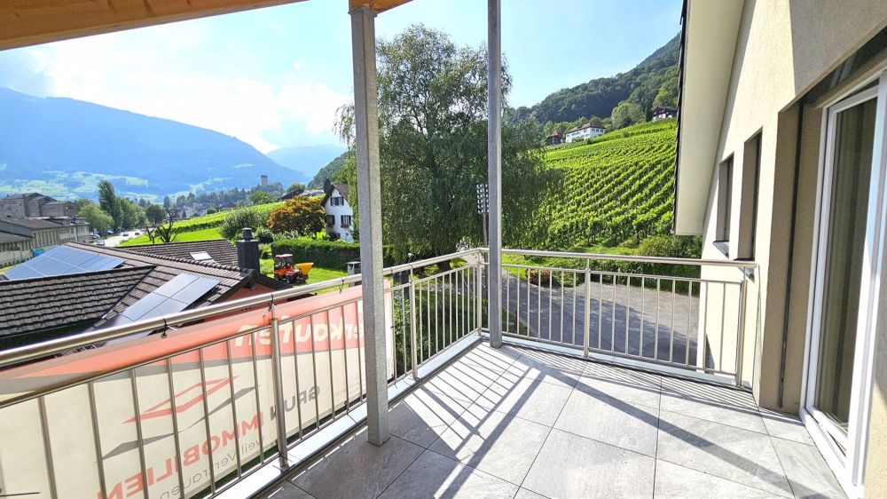 Edle, moderne Dachwohnung mit Terrasse und schönem Blick zum Schloss Sargans - Bild 10