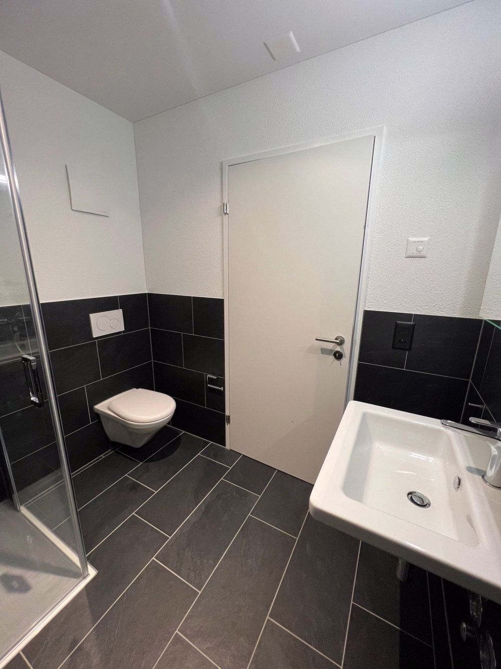 Moderne und schöne 2 1/2 Zimmerwohnung "Chriesihoger" in Unterengstringen - Bild 5
