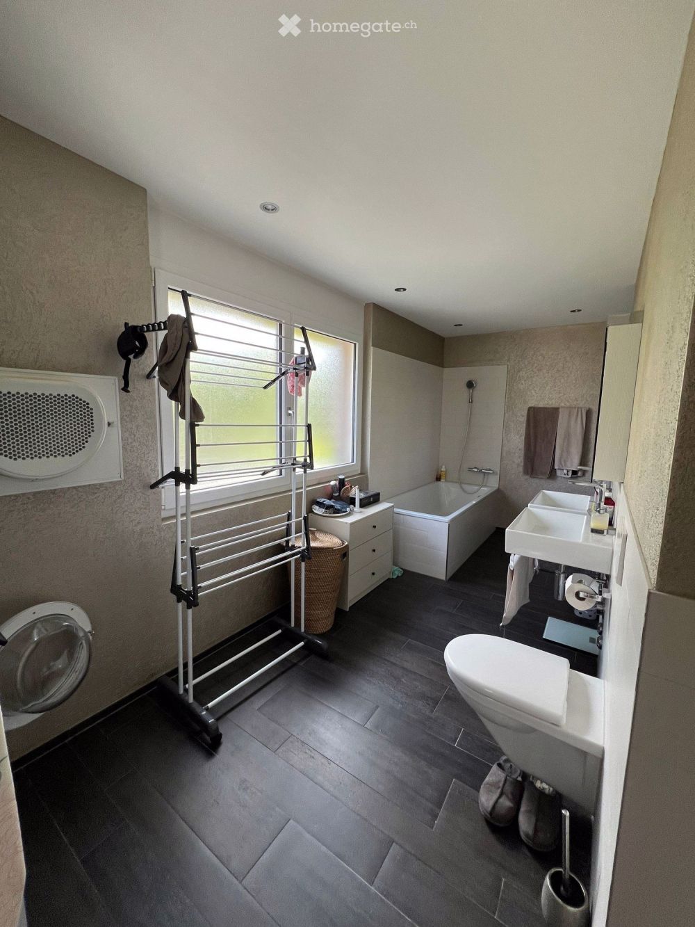 Moderne 4.5-Zimmer-Wohnung mit Balkon in Naenikon - Bild 11