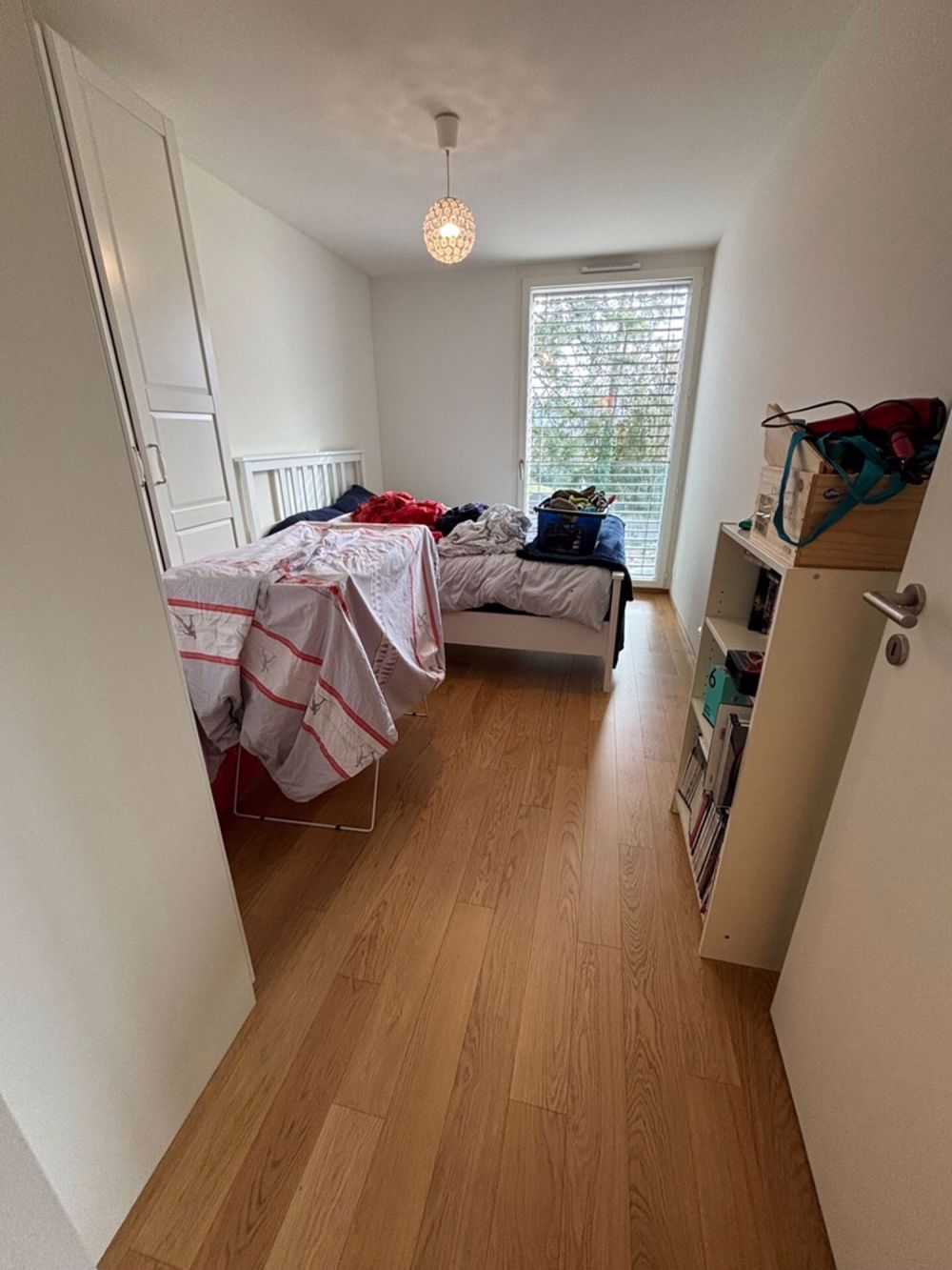 Prächtiges 3.5-Zimmer-Wohnung in Neubau - Chambre.jpg