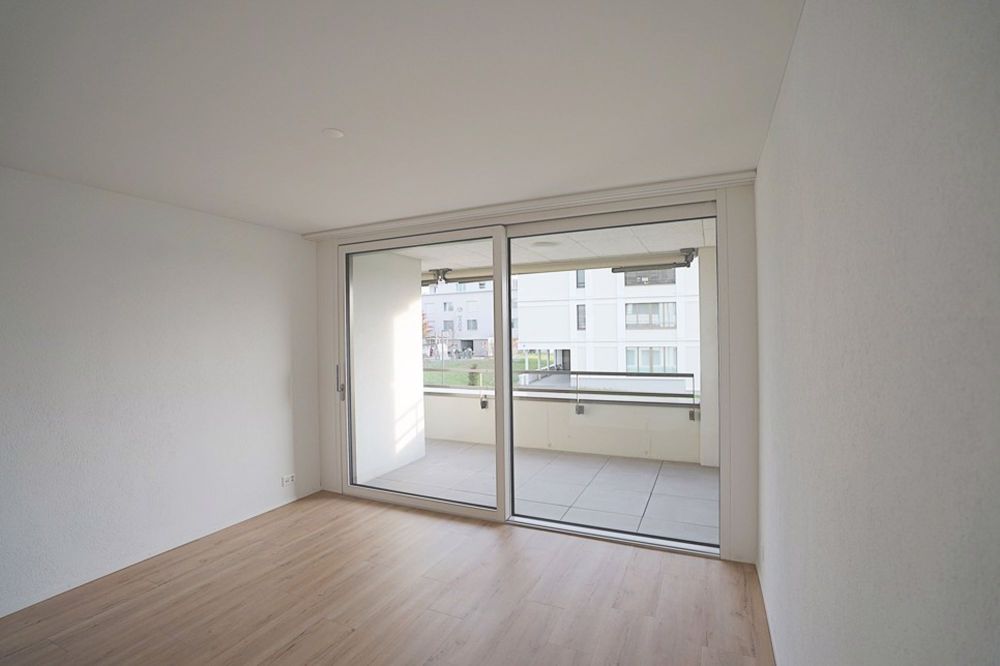 Moderne 2.5-Zimmerwohnung mit Balkon - Bild 3