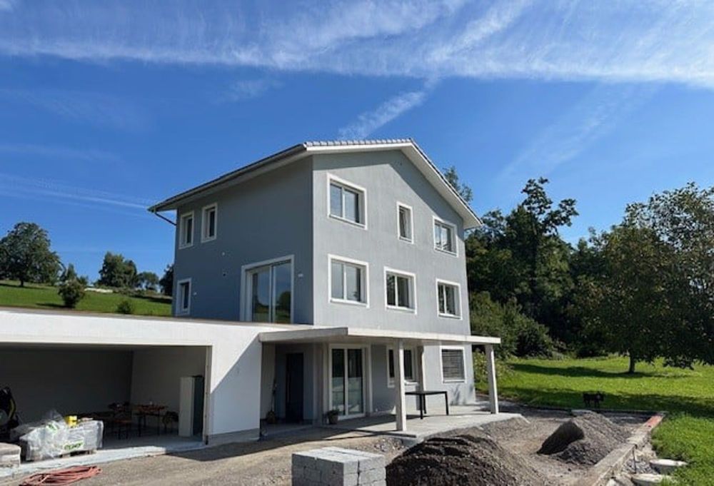 ERSTVERMIETUNG / 5-Zimmer-Hausteil im Grünen mit Panoramablick - Bild 1