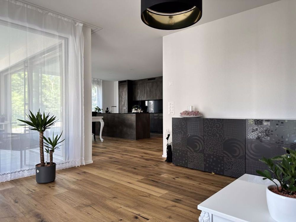 Exklusive Mietwohnung im Eigentumsstandard - Wohnzimmer
