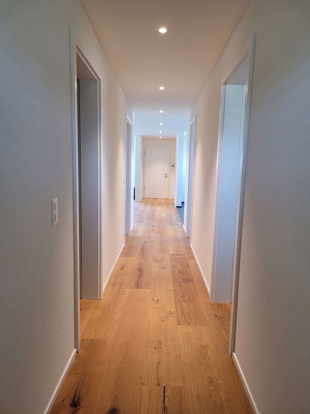 5,5 Zi.-Traumwohnung auf zwei Ebenen mit herrlichem Blick über Tägerwilen mit grosser Dachterrasse - Bild 4