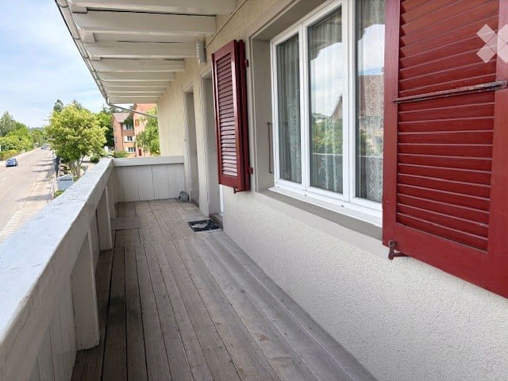 Moderne 3½-Zimmerwohnung mit grossem Balkon – frisch renoviert! - Bild 2