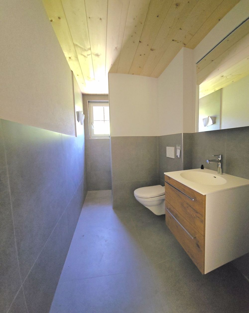 Neu renovierte Wohnung in charmantem Chalet zu vermieten - Bild 3