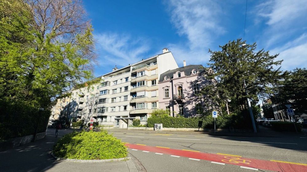 Frisch sanierte Wohnung mit Lift & TG – sofort verfügbar, möbliert oder unmöbliert - Bild 1
