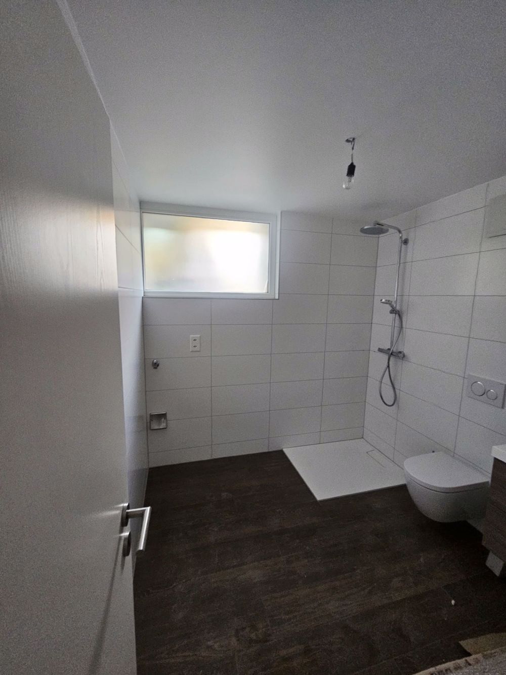 Neue 2.5-Zimmer-Wohnung mit Terrasse im alten Dorf - Bild 8