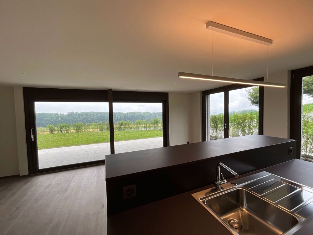 Grosse 3.5-Zimmer-Wohnung mit Garten und Bergblick - Bild 6