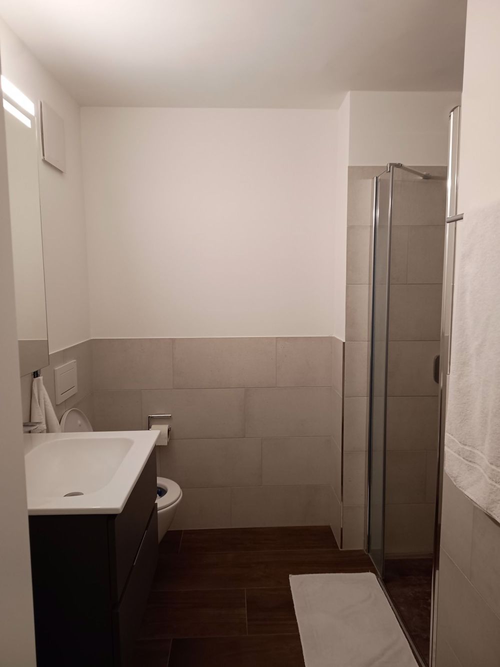 Rent a temporary room with privat bathroom in a shared flat - Bild 7