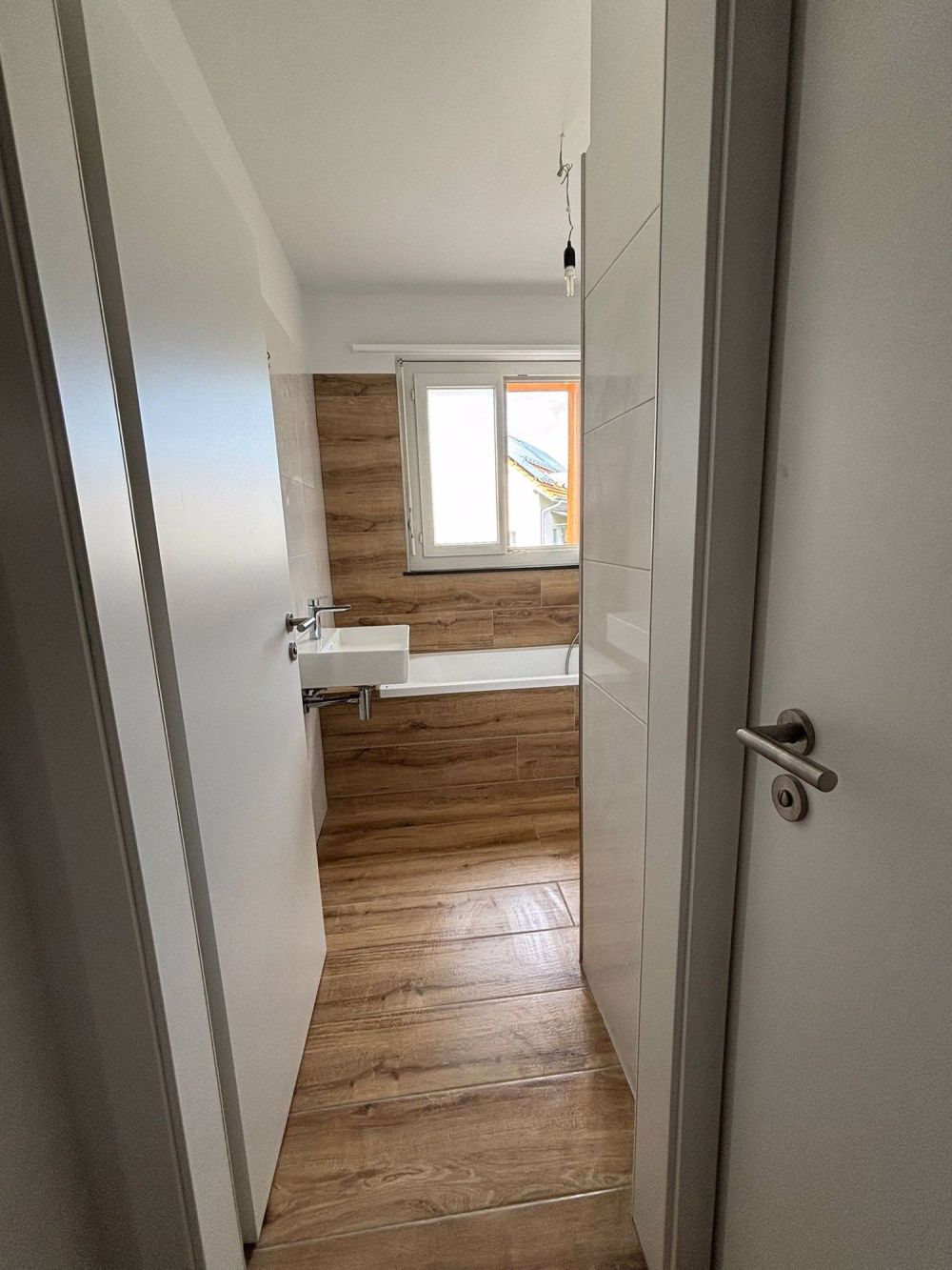 Wunderschöne neu sanierte 3.5-Zimmer-Wohnung mit Balkon - Bild 8