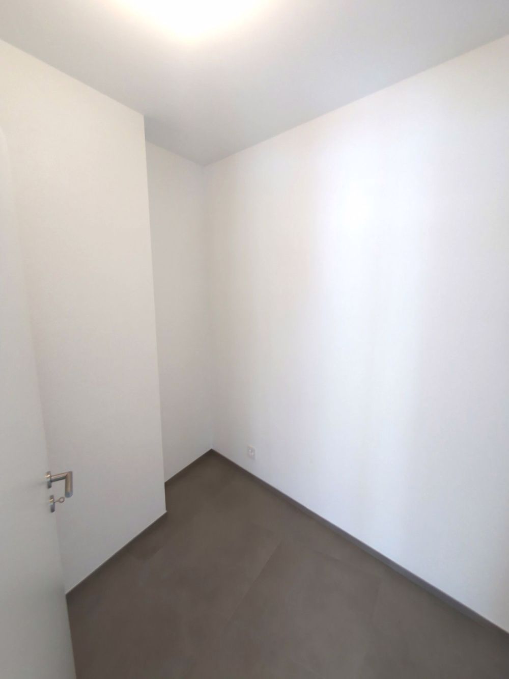 Zu vermieten, sehr schönes 2-Zimmer-Wohnung, nahe den Bains de Saillon! - Bild 11