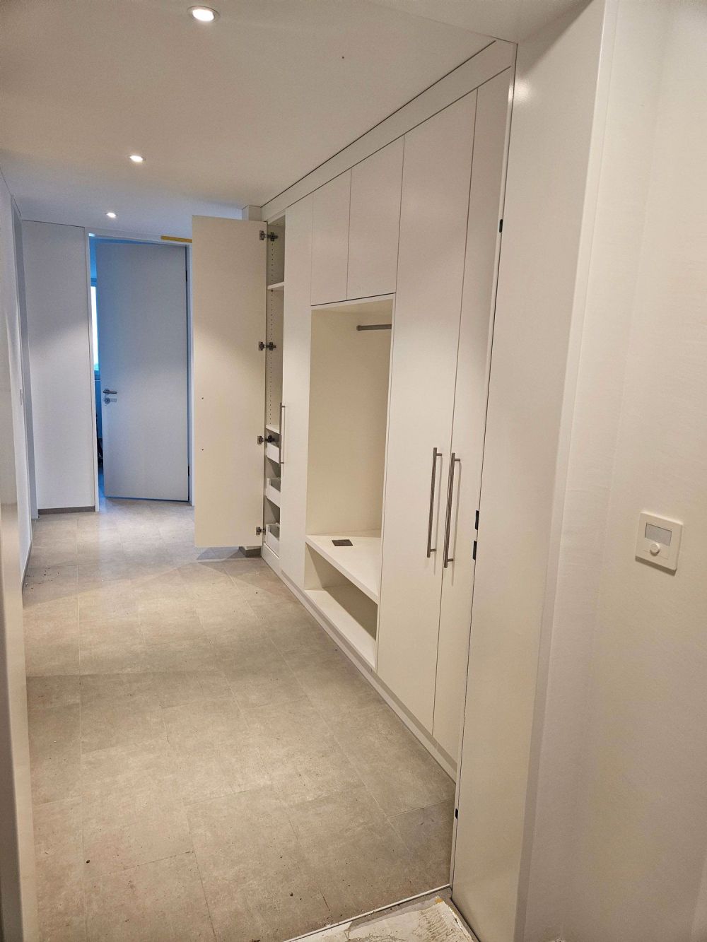 Erstvermietung / First Rental: 3.5-Zimmer-Gartenwohnung mit Hobby-/Büroraum im Maisonette-Stil - Bild 2