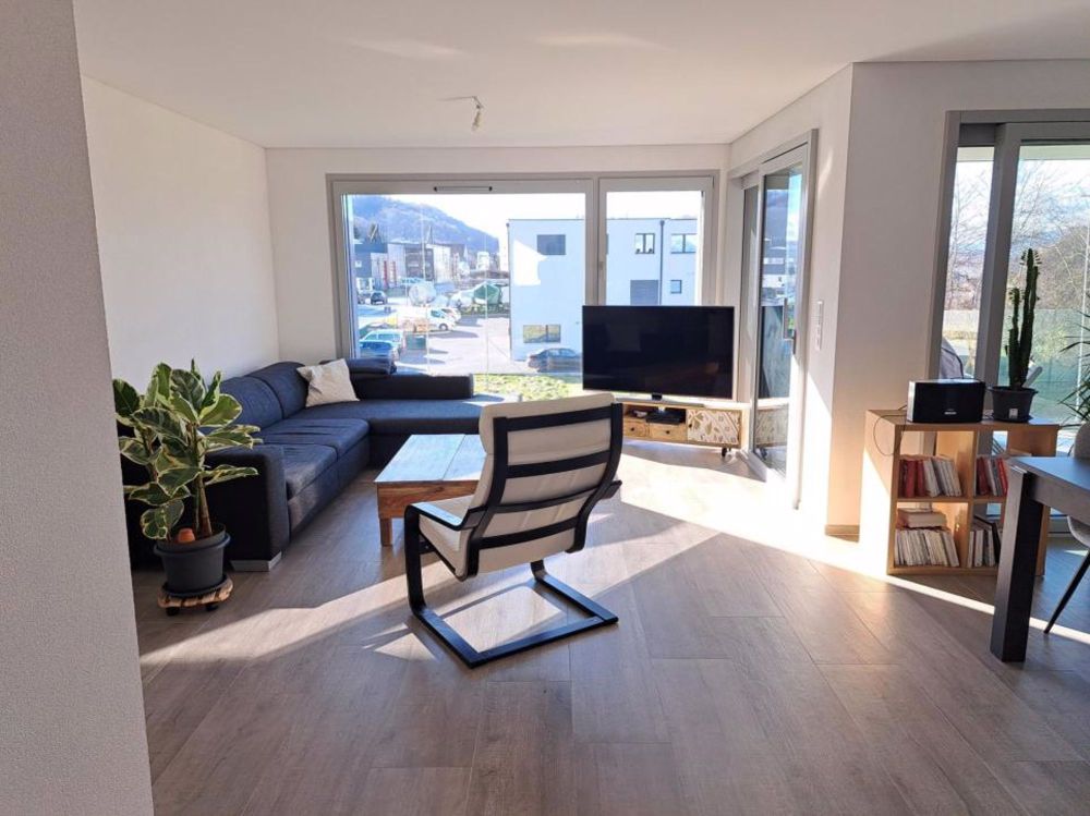 Cheyres Wohnung mit 3 1/2 Zimmern und großem Balkon mit Seeblick - Bild 4