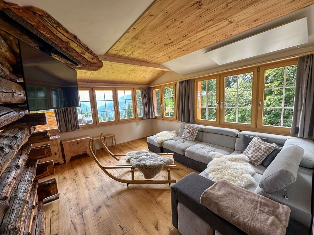Wunderschön ausgebautes Maiensäss / Haus mit zwei Wohnungen 4.5- und 3.5-Zimmer - Bild 2