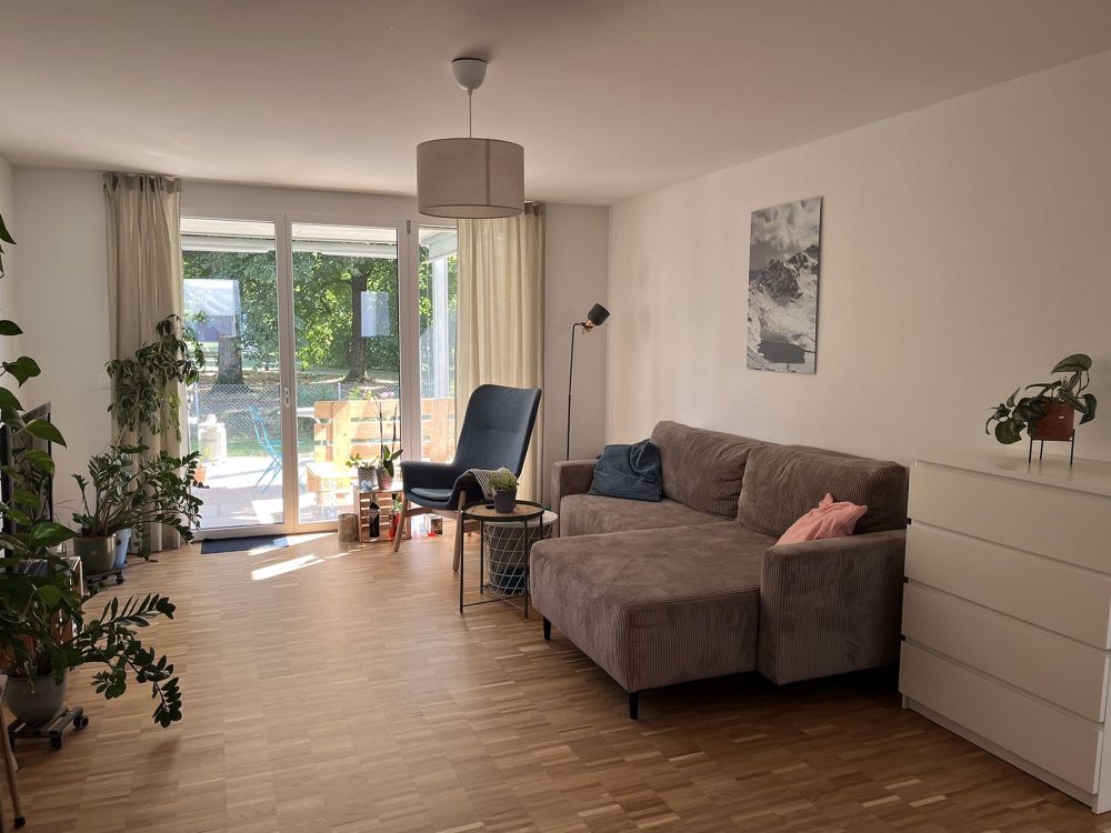 Sonnige 3.5-Zimmer-Wohnung mit Sitzplatz - Bild 1