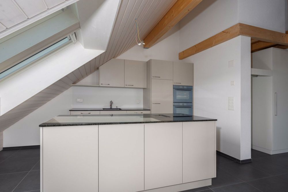 NEUBAU 2½-Zi-Dachwohnung im Eigentumsstandard, Galerie & traumhafter Aussicht! Ihr neuer Rückzugsort - Bild 9