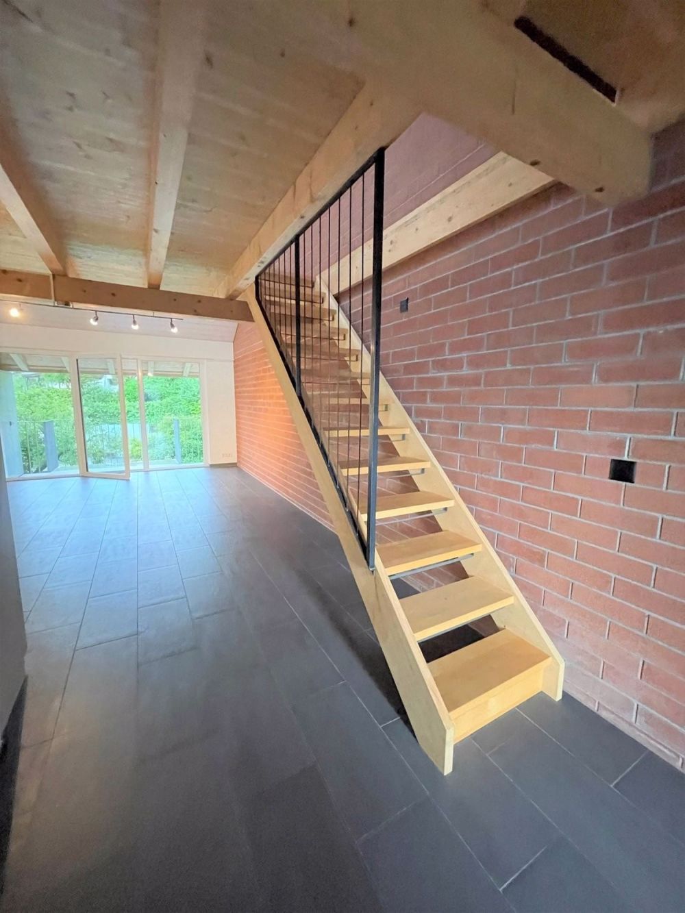 Moderne 2 Zimmer Maisonette Wohnung über dem Reithof - eingang