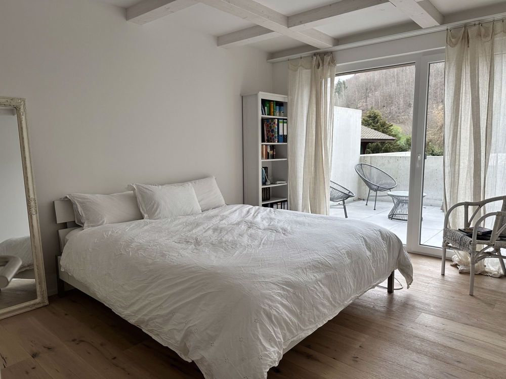 Charmante 2.5-Zimmer-Wohnung mit Balkon nahe Aarau - Bild 3