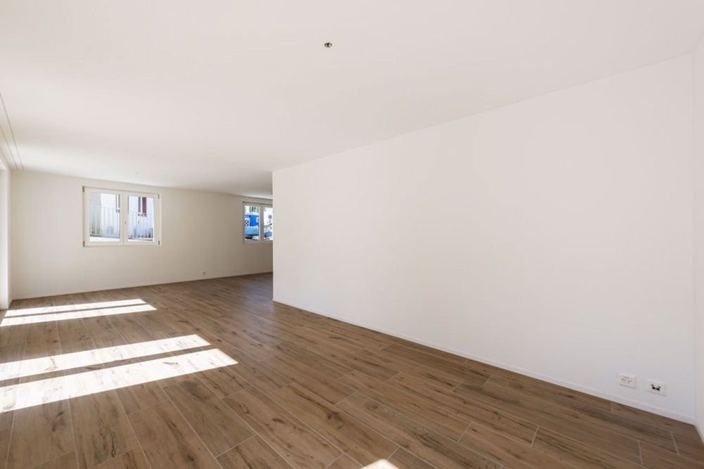WUNDERSCHÖNE 3.5 ZIMMER-WOHNUNG MIT AUSSENSITZPLATZ - Bild 4