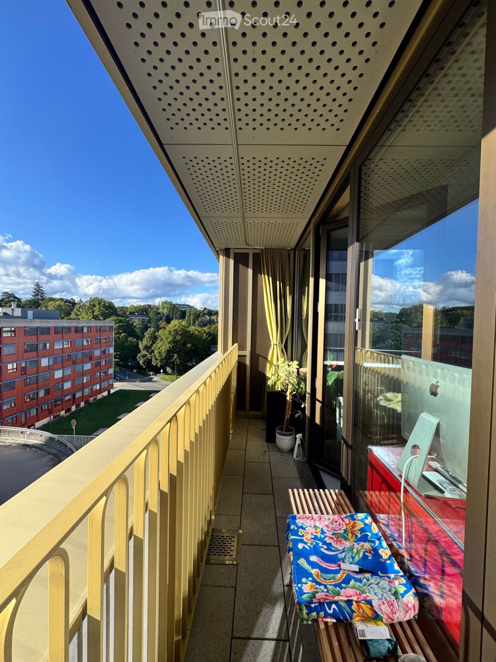 Moderne 1.5-Zimmer-Wohnung mit Balkon und Bergblick in Bern - Bild 2