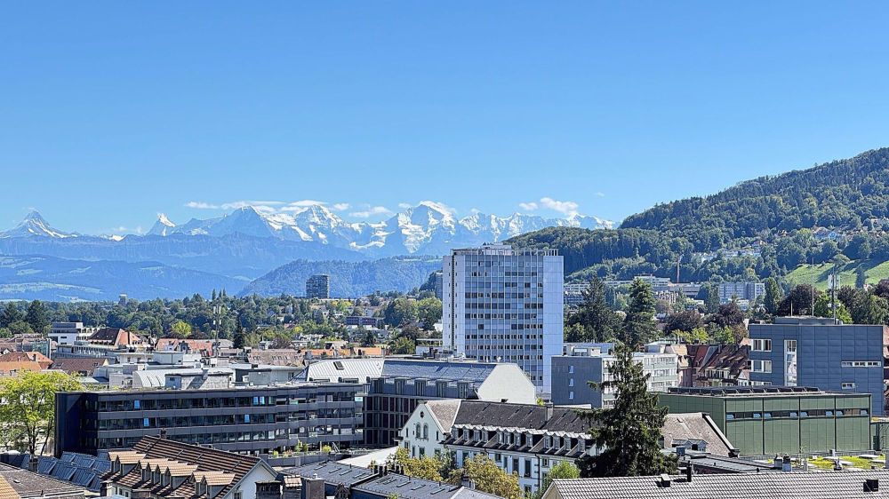 TOP Sanierte Moderne 4.5 Zimmer-Wohnung mit Fantastische Panoramaaussicht auf ganz Bern - Bild 2