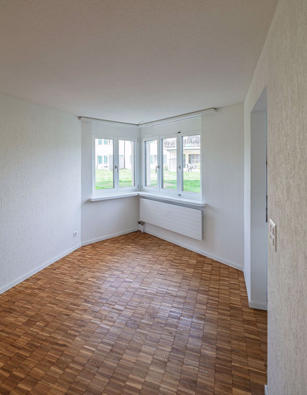 Erstvermietung nach Komplettsanierung: 4.5-Zimmer-Wohnung mit Sitzplatz in Wagen - Bild 7