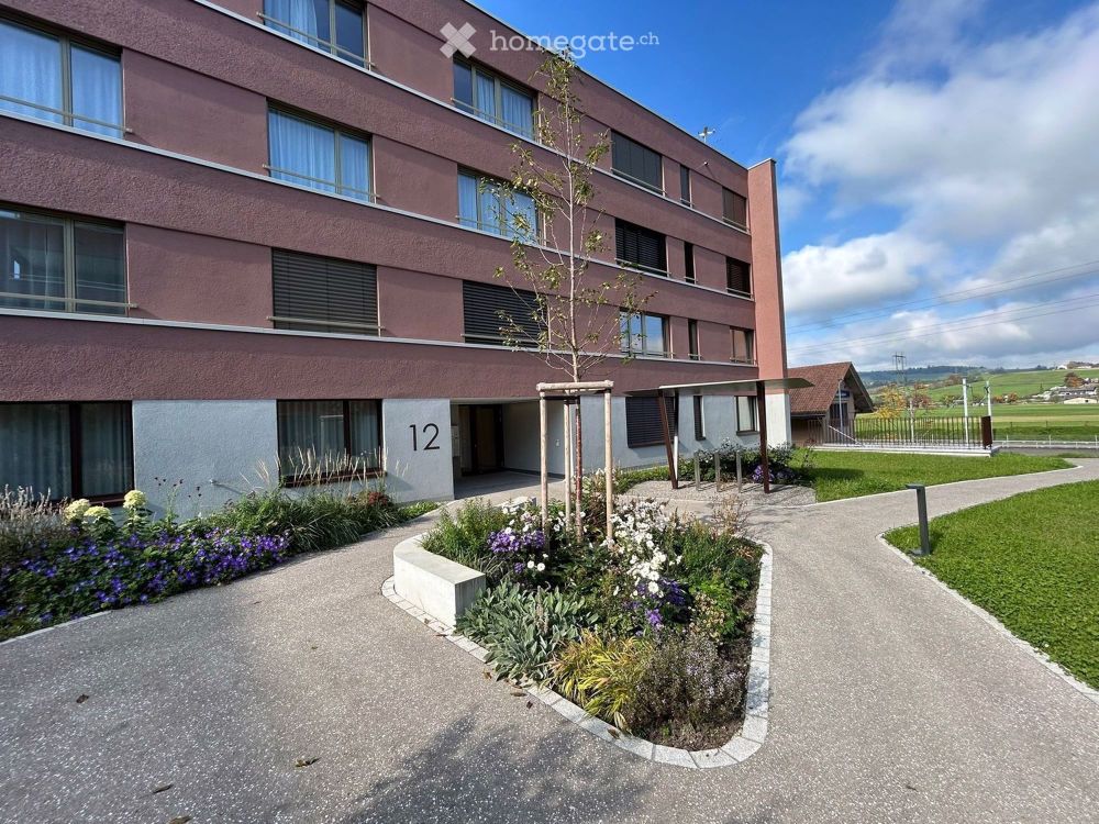 Hochwertig ausgebaute 4.5-Zimmer-Wohnung im gepflegten Parco Verde zu vermieten - Bild 2