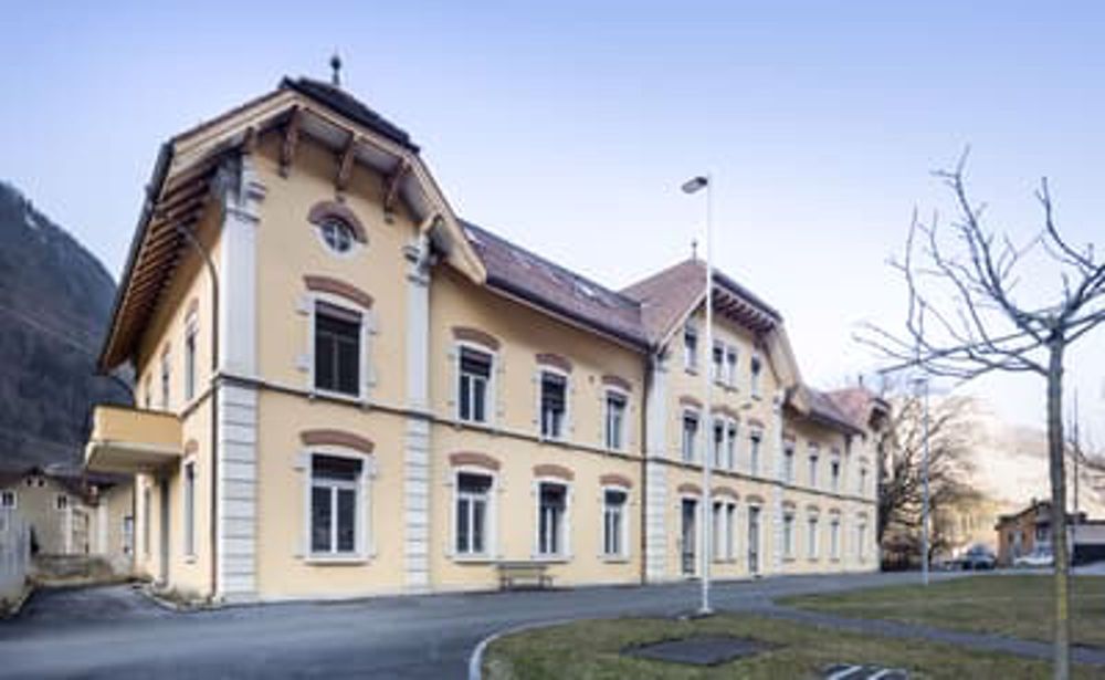 Wunderschöne 2 Zimmer Wohnung in Erstfeld - Bild 1