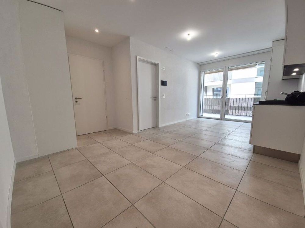 Appartement neuf de 2.5 pièces au 1er étage avec encadrement pour senior et 2 balcons - Bild 2
