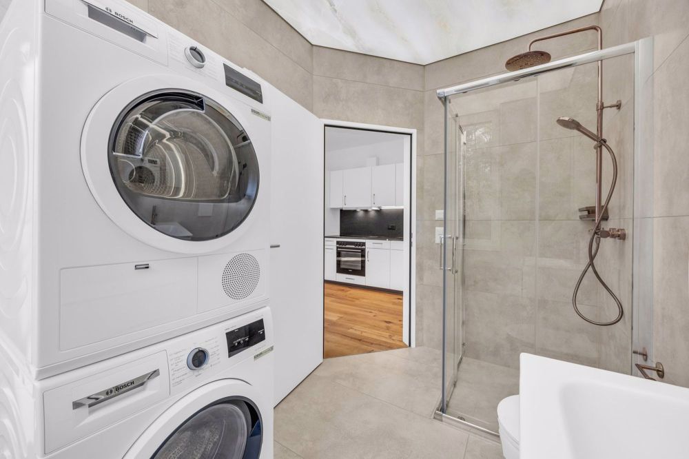 Moderne 2.5-Zimmer-Dachwohnung in Bülach mit grosser Terrasse - Bild 3