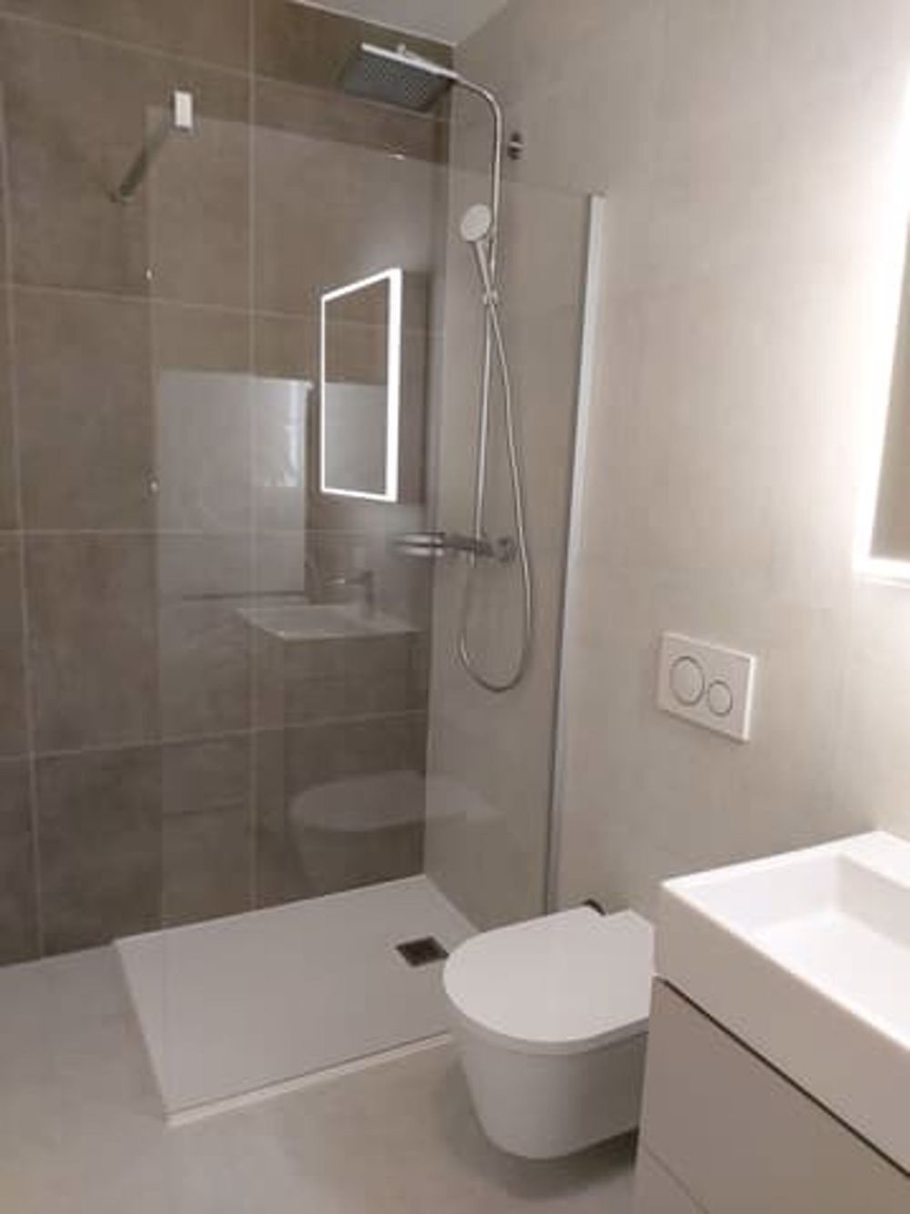 Magnifique appartement neuf de 2,5 pièces dans les combles. - Bild 2