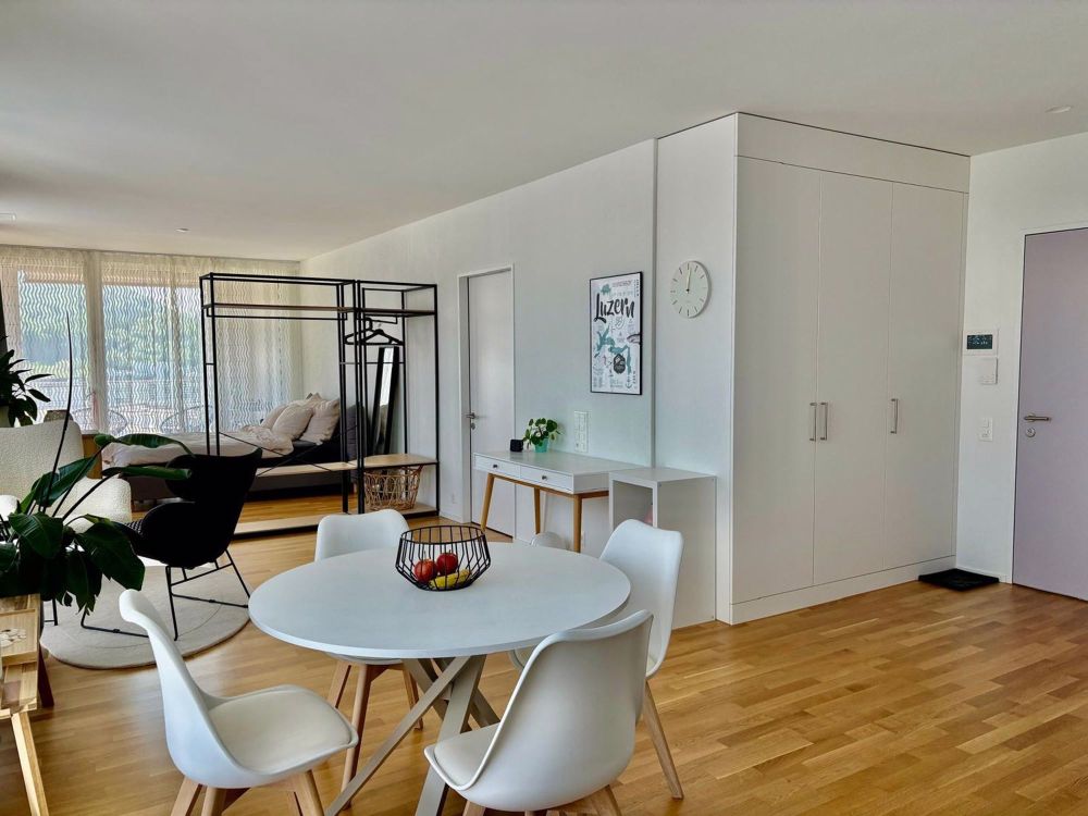 BEFRISTET: 01.11.2025 bis 30.11.2025: Moderne, möblierte 1.5-Zimmerwohnung in Kriens mit Balkon - Bild 2